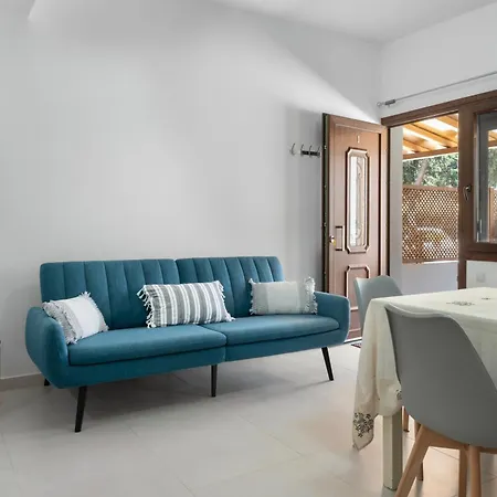 Iliana Apartment *