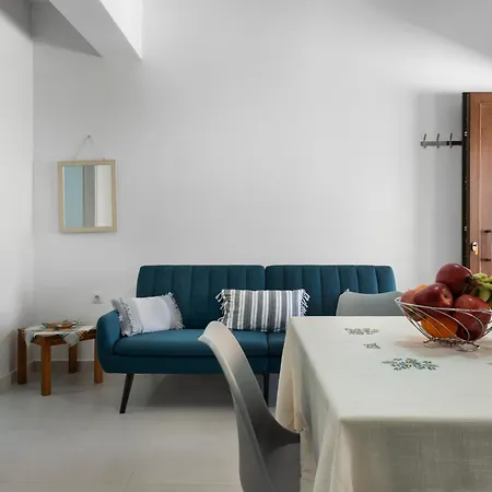 Iliana Apartment *