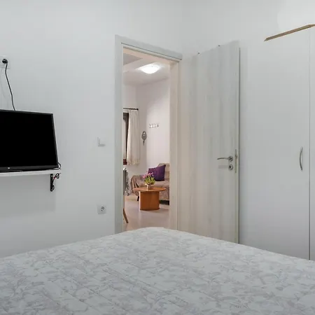 Apartment Iliana *