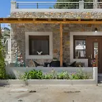 Iliana Apartment *