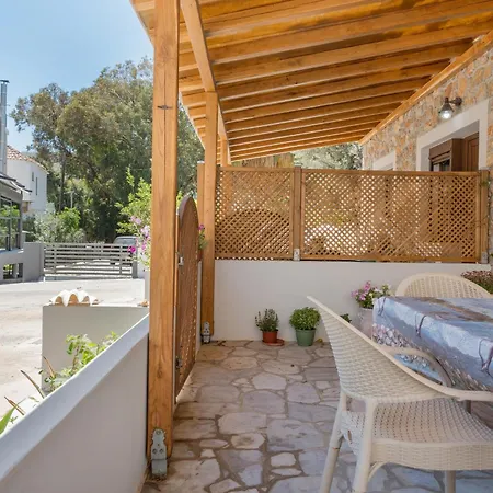 Iliana Apartament *